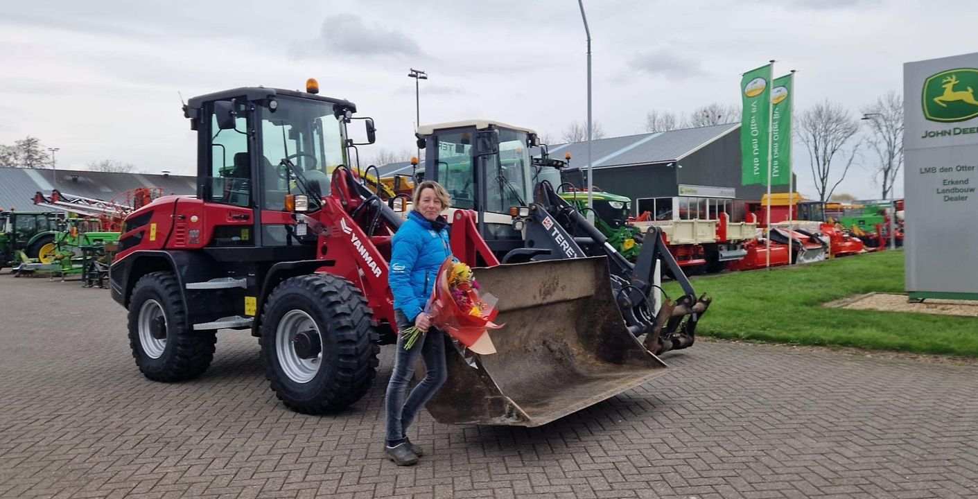  Een nieuwe Yanmar V100 shovel