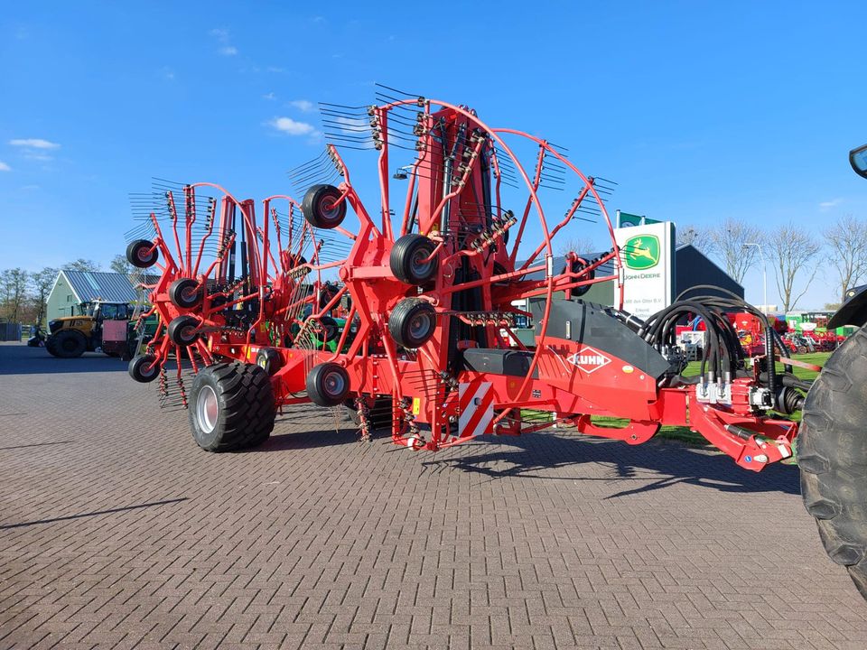  Een jong gebruikte Kuhn GA15131 hark