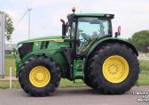 John Deere 6R 215