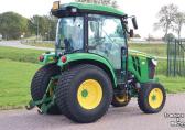 John Deere 3046R