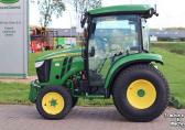 John Deere 3046R