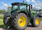 John Deere 6215R