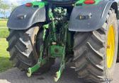 John Deere 6215R